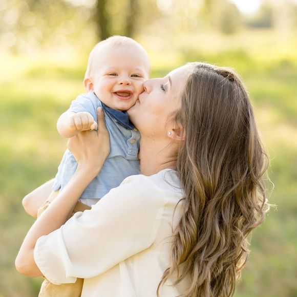 Meet your Posher, Krystin - Picture 2 of 2